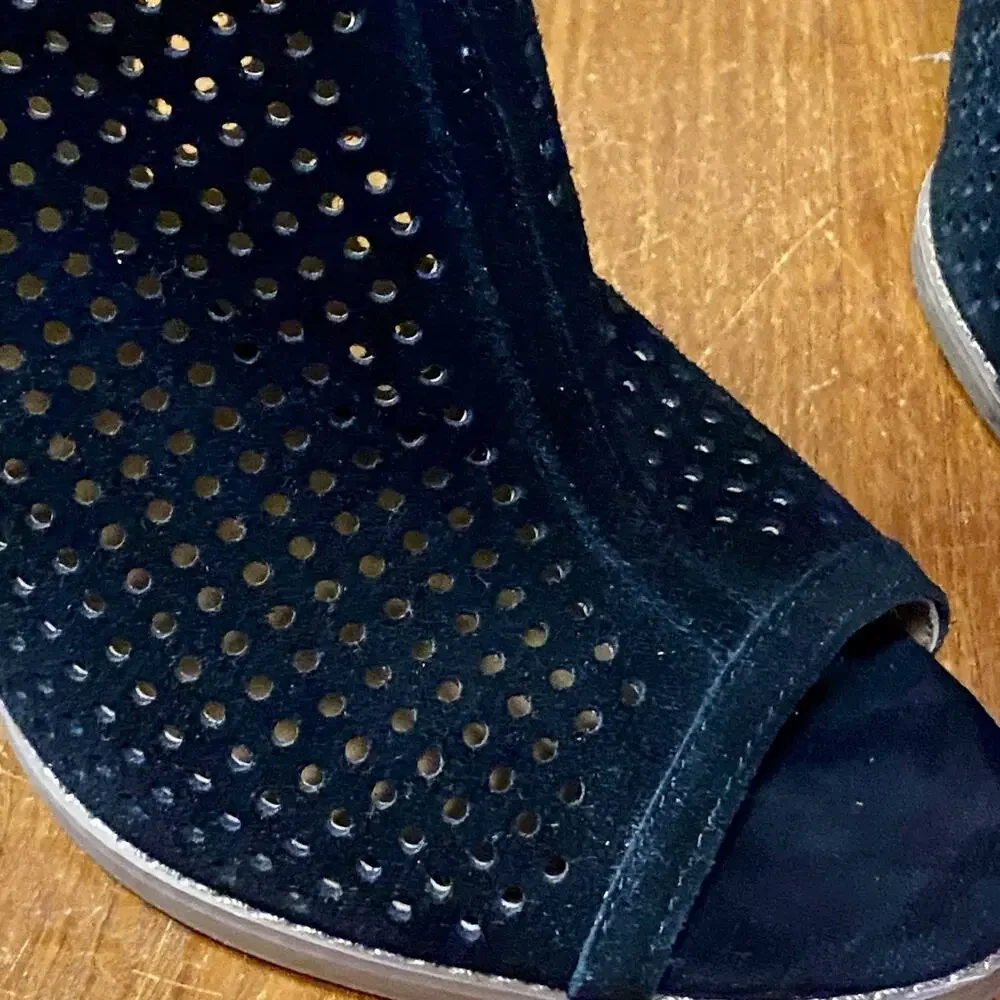 Ankle Bootie Lucky Brand Larise Women’s 10M Cut Out Open Toe Black Slip On Suede